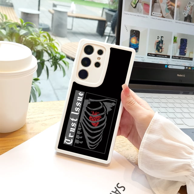 ¡Mantenga su iPhone Pro Max a salvo de rayones y caídas accidentales con esta funda para teléfono de doble capa!