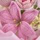thumbnail image 3 of Ramo de flores de ganchillo YShomy, lirios de ganchillo, tulipanes y rosas rosas, 3 of 6