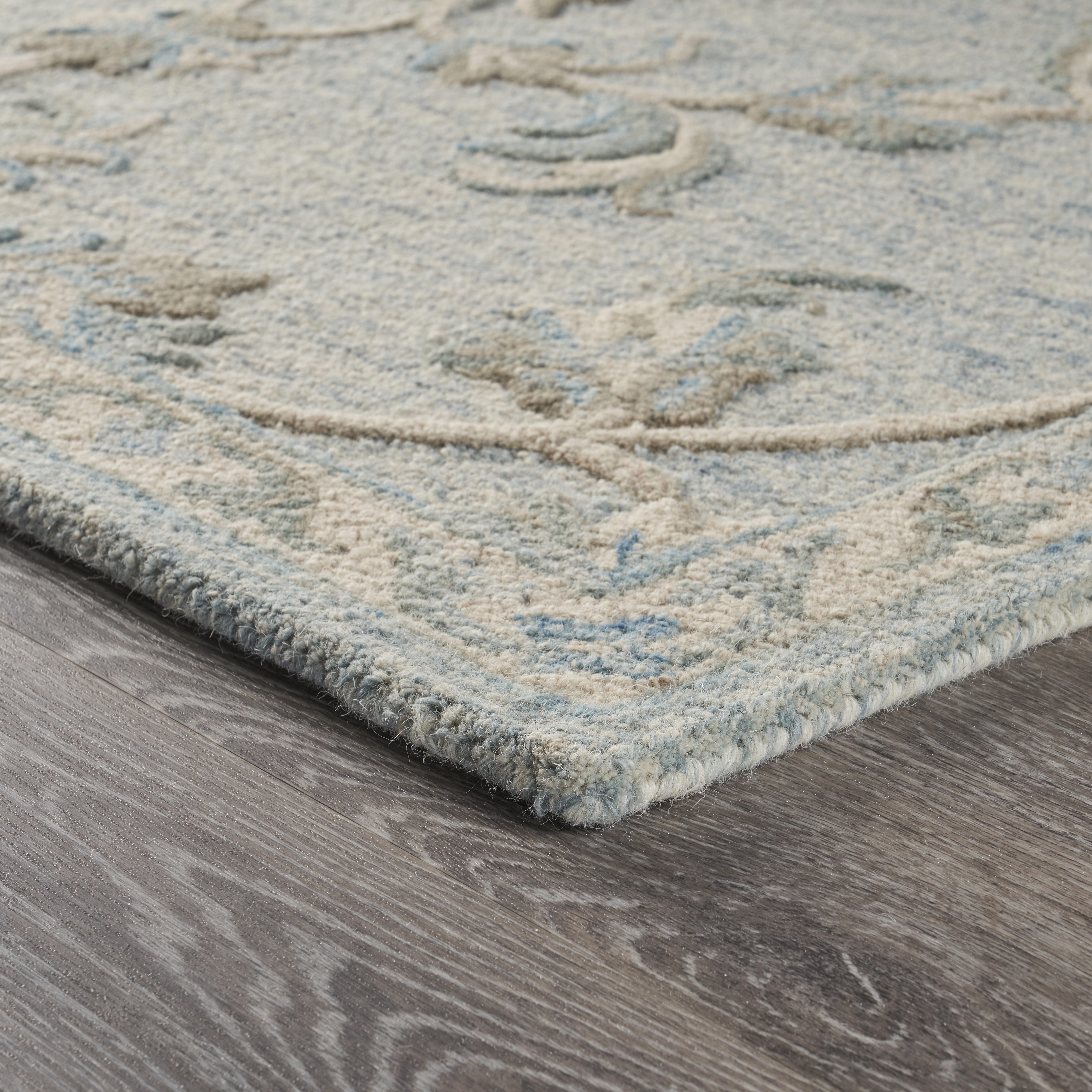 Harlow Hill Wade 2' x 3' Blue Floral Wool Indoor Area Rug