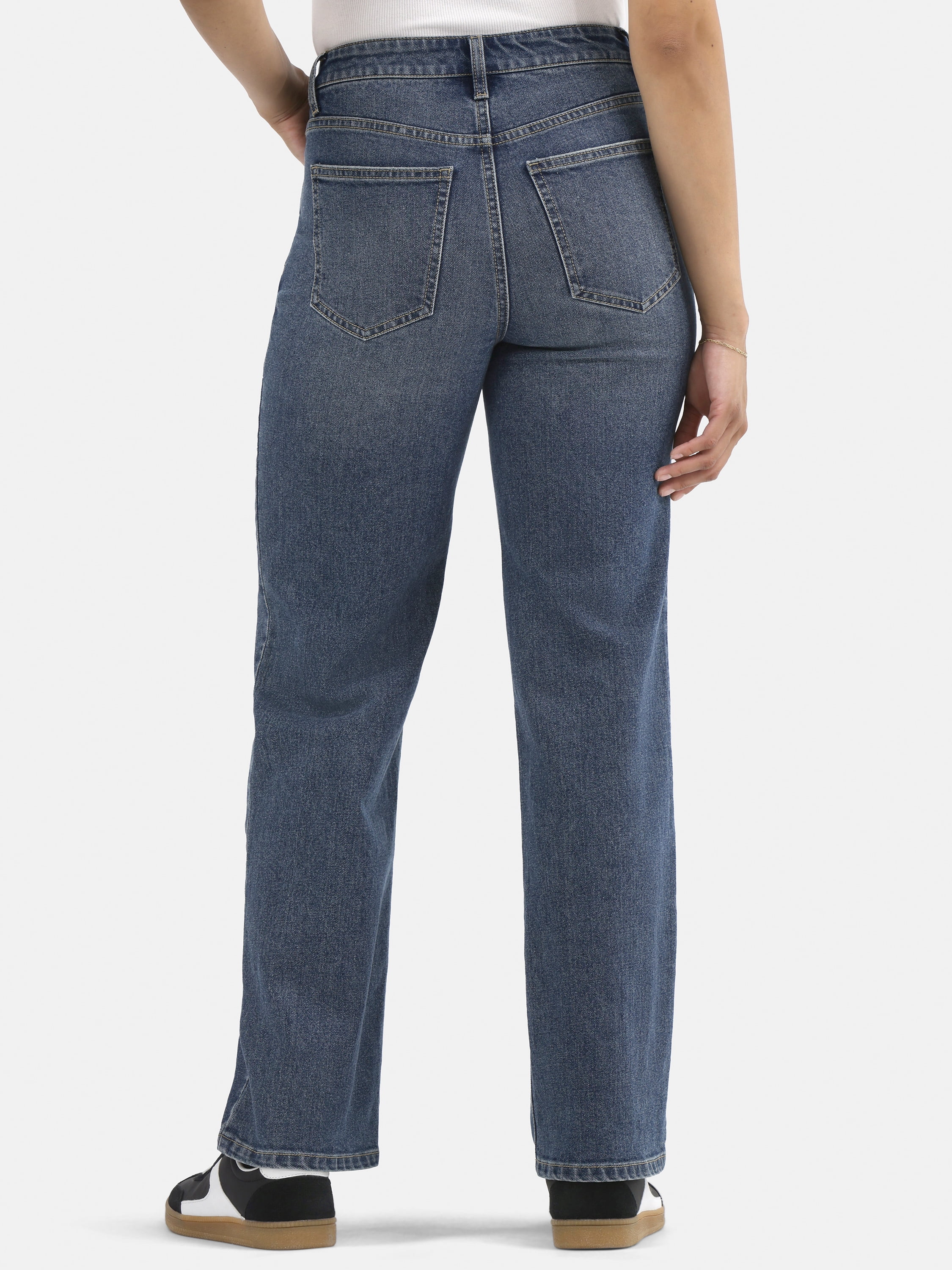 No Boundaries Women's Plus High-Rise Straight Leg Jeans, 30” and 32" Inseam, Sizes 00-24W