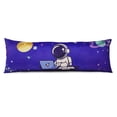 thumbnail image 1 of Almohada Abrazable Coprire Extra Suave Astronauta Morado, 1 of 3