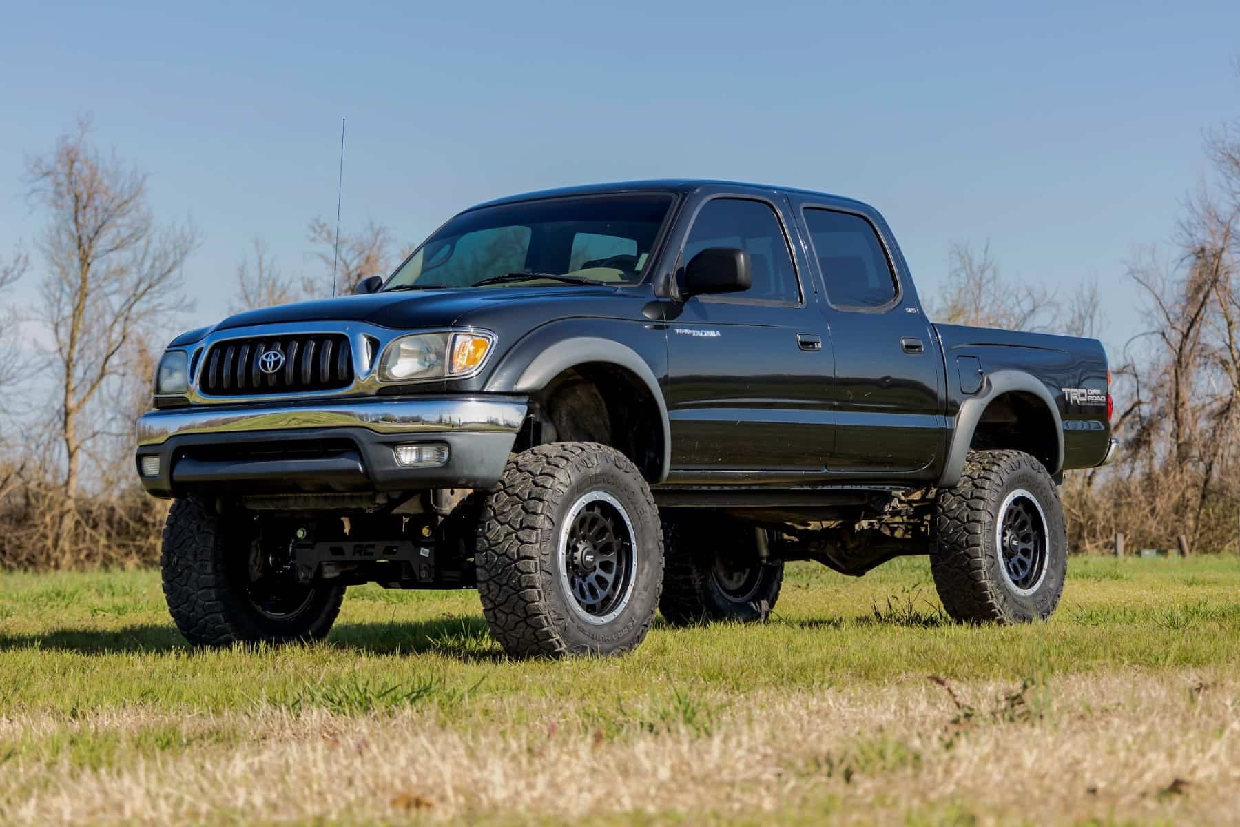 Rough Country 6" Lift Kit w/N3 Struts for 1995-2004 Toyota Tacoma - 74131
