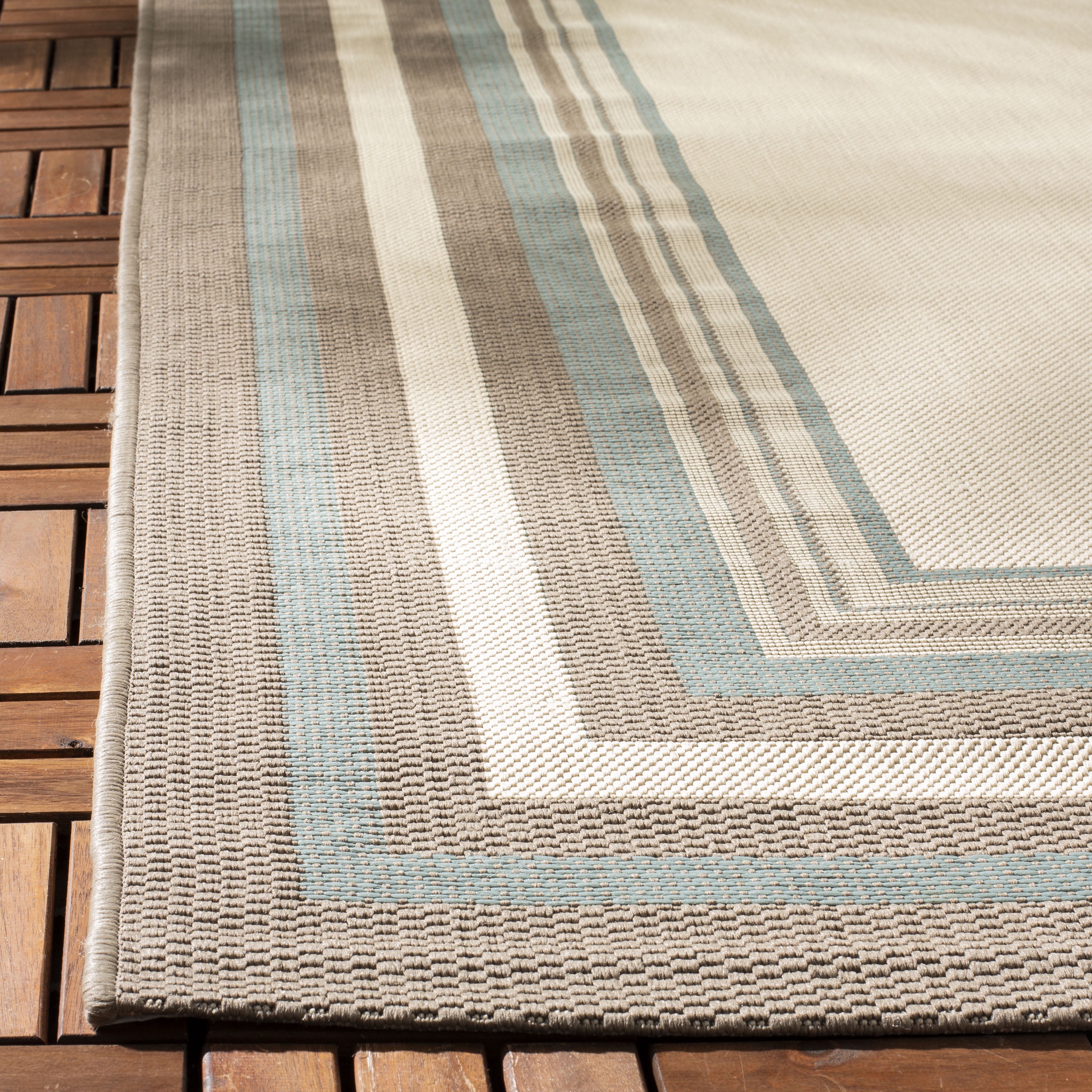 Safavieh Courtyard Phoebe Bordered Indoor/Outdoor Area Rug, Beige/Blue, 5'3" x 7'7"
