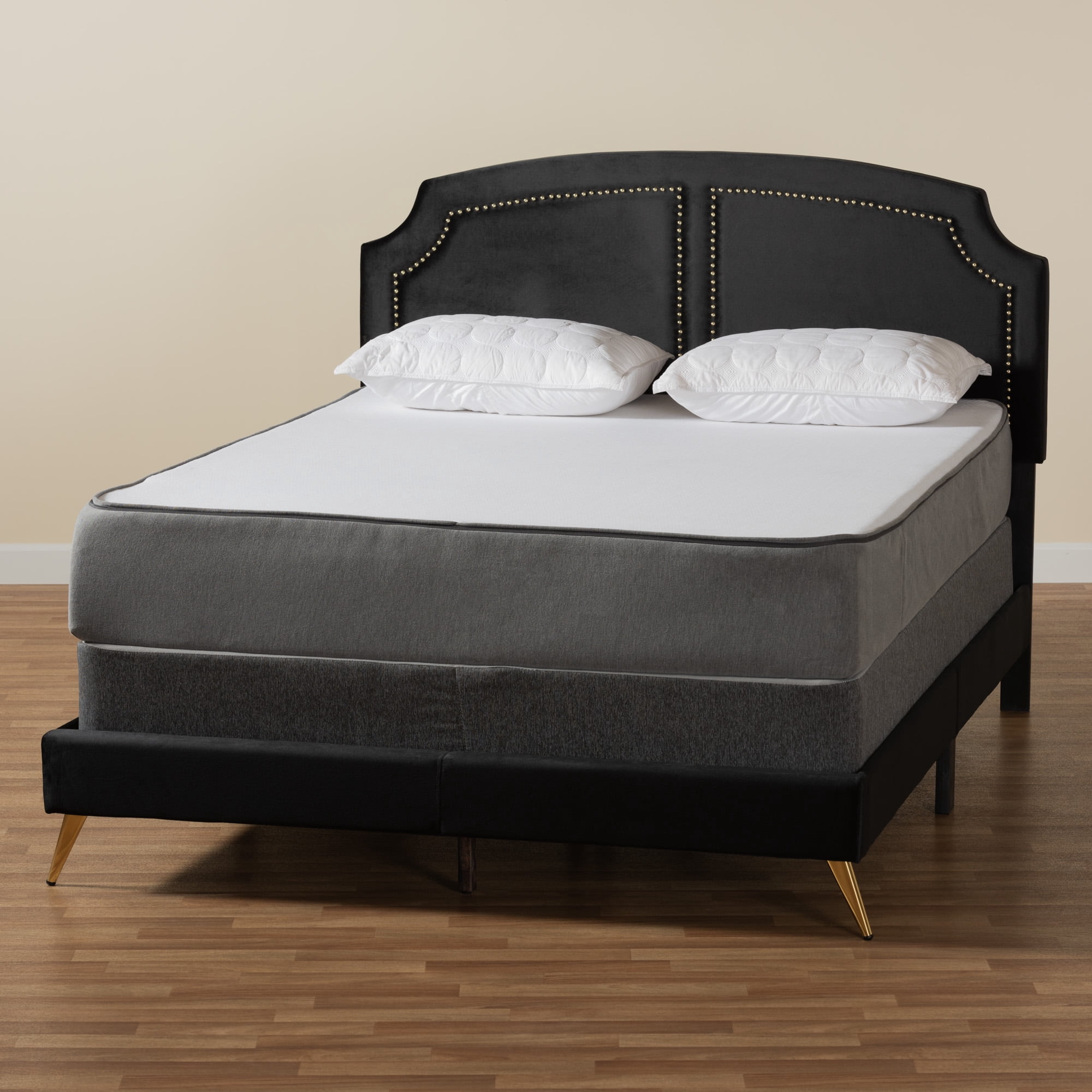 Baxton Studio Oxley Traditional Glam and Luxe Black Velvet and Gold Metal Queen Size Panel Bed