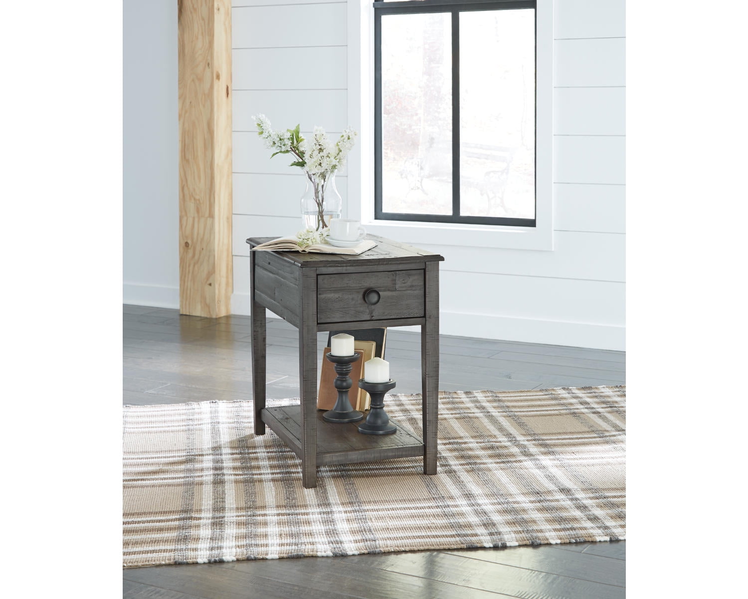 Signature Design by Ashley Borlofield Farmhouse Rectangular End Table with Drawer Gray