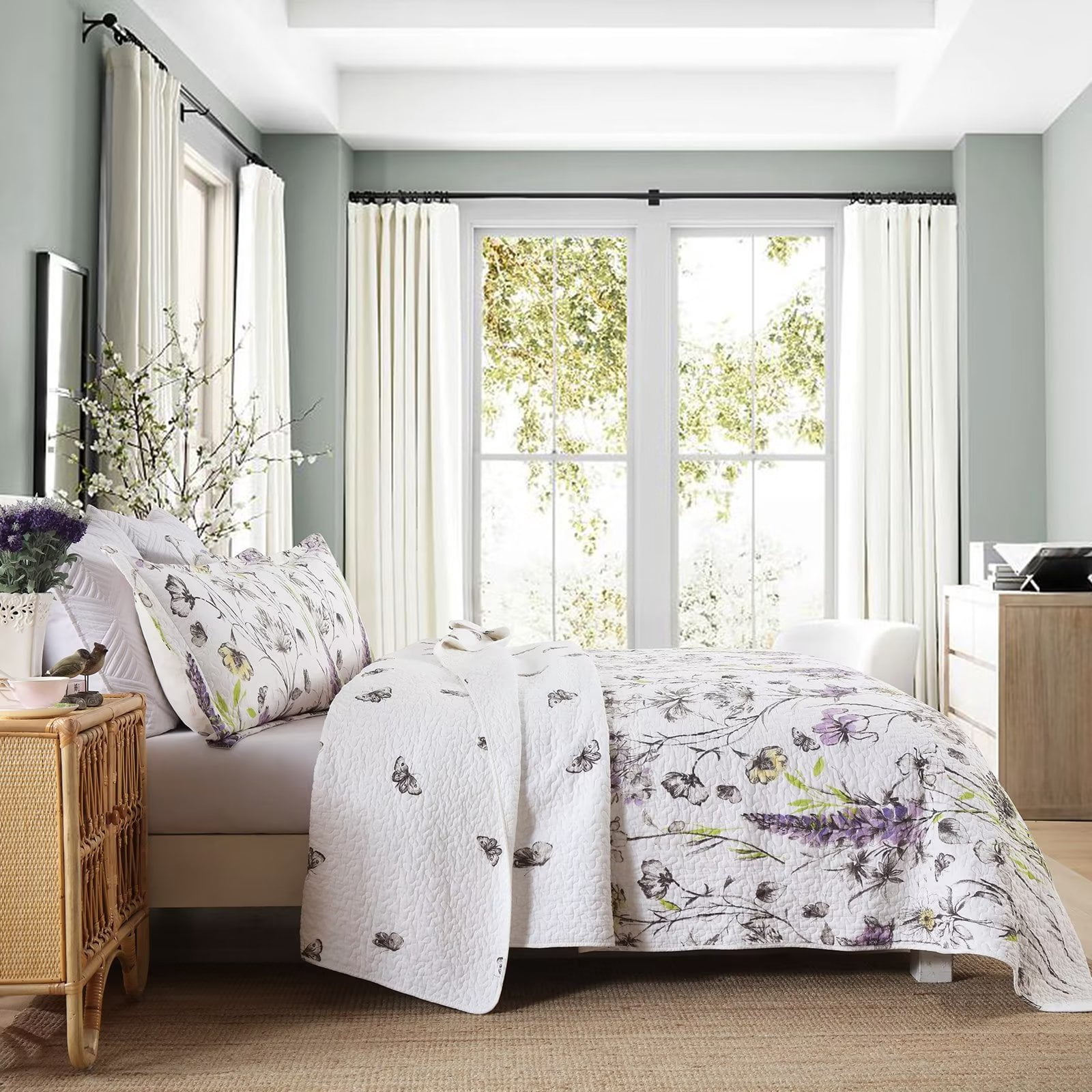Bedduvit Floral Queen Size Quilt - 100% Cotton Purple White Flower Spring Summer Lightweight Queen Quilt Bedspread, Reversible Coverlet Bedding Set with 2 Pillow Shams, Elegant 3-Piece Quilt, 98x90