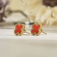thumbnail image 4 of JeenMata Pendientes de Botón con Flores Rojas Bañados en Oro Amarillo, 4 of 7