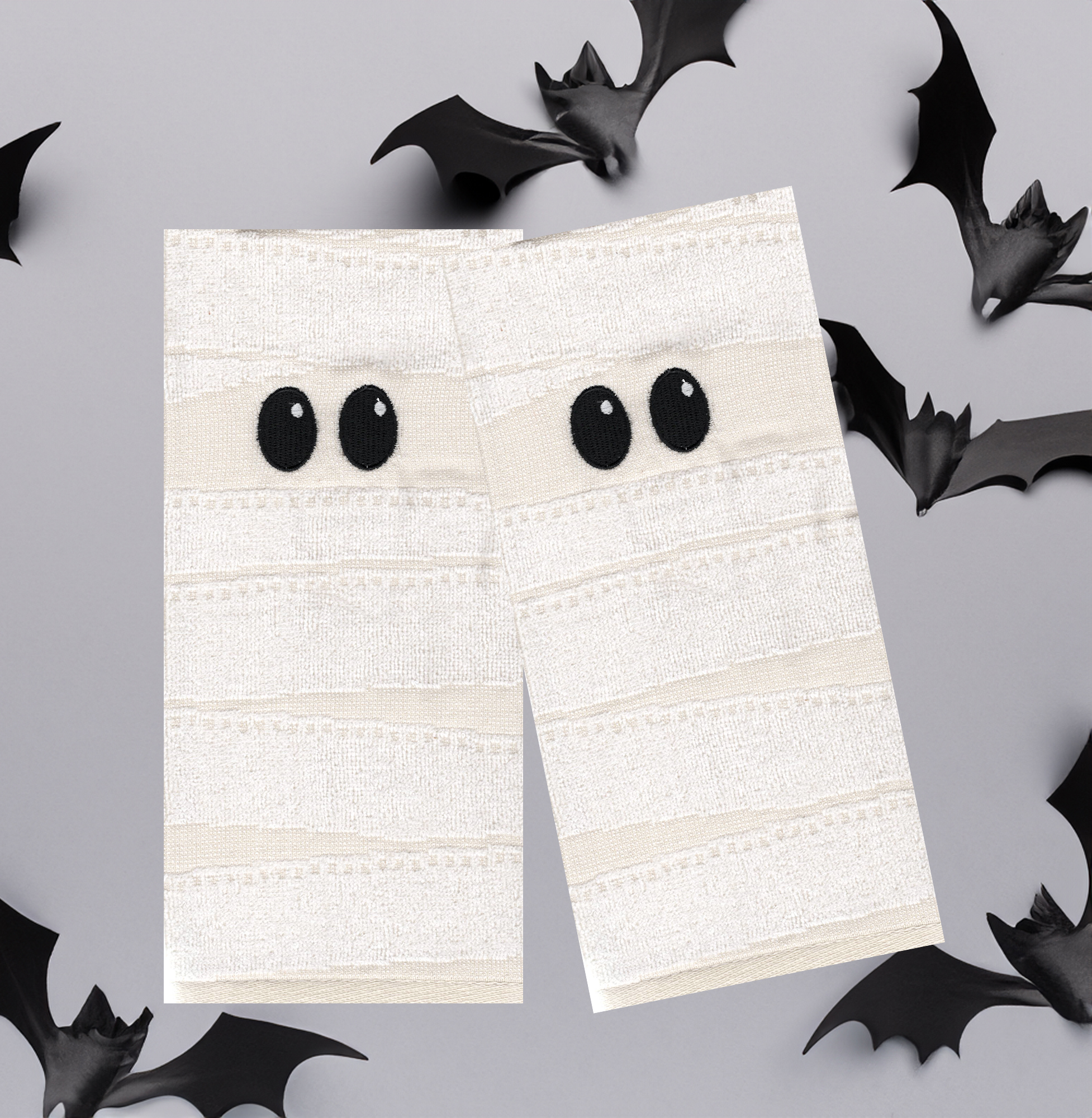 Celebrate Halloween White Bath Hand Towels Mummy 2 Piece Set
