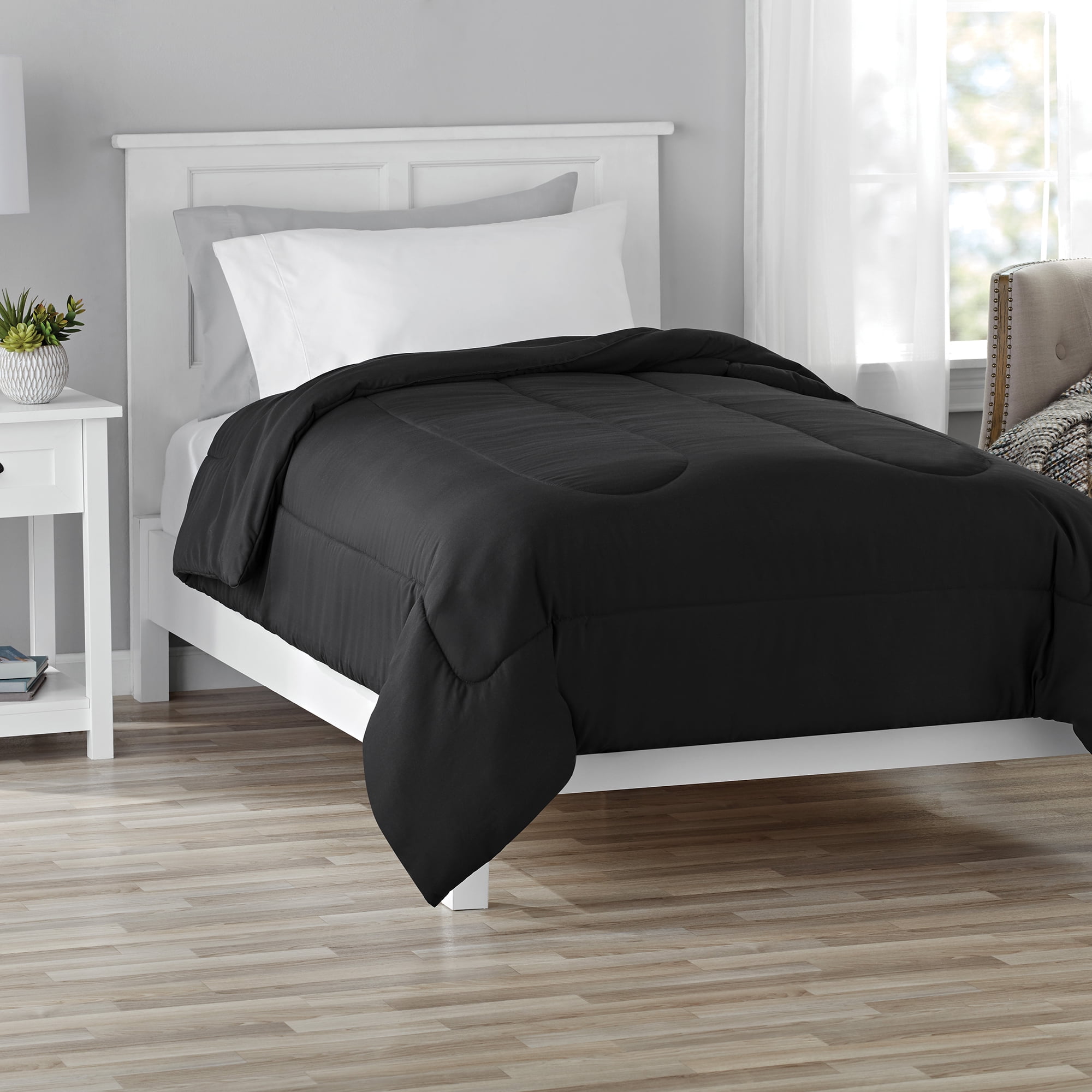 Mainstays Black Reversible Ultra Soft Comforter, Twin / Twin XL