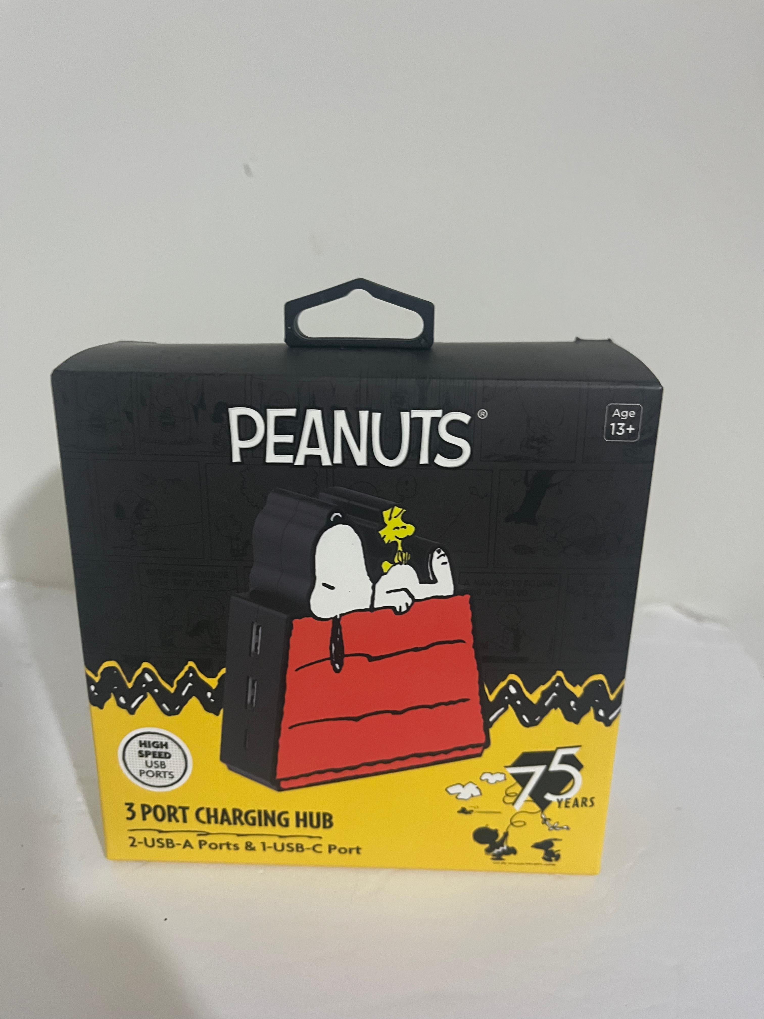 Peanuts Snoopy 3-Port USB Charging Hub – High-Speed Charging & Data Transfer
