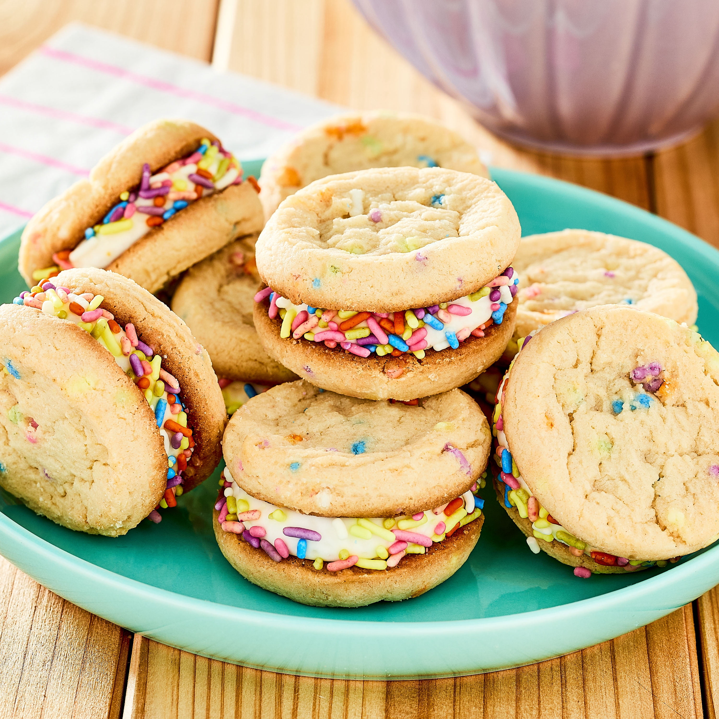 Freshness Guaranteed Spring Sandwich Cookies, 20 oz, 16 Count