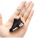 thumbnail image 4 of LLavero de zapatillas de deporte, adorno de bolso de pareja, Mini zapatos de baloncesto estéreo 3D, llavero colgante de coche, 4 of 5