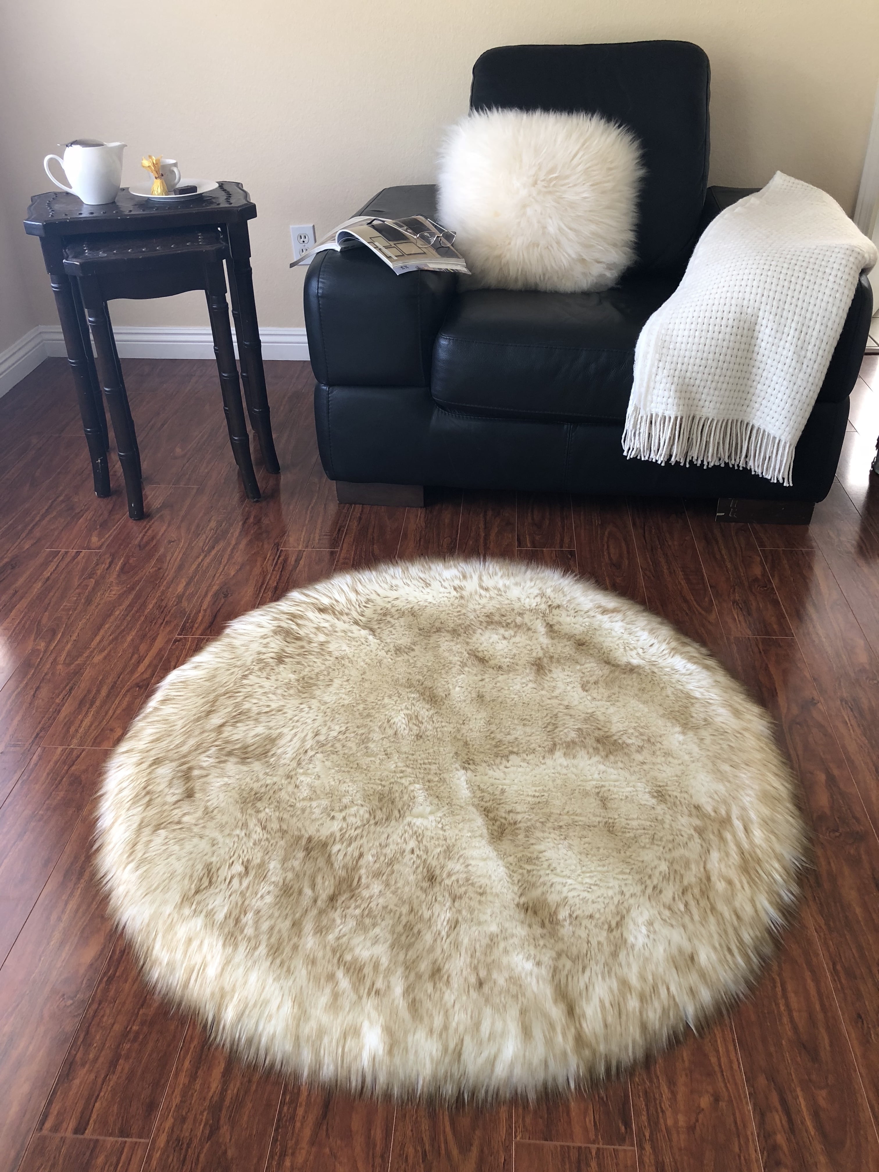 Super Soft Faux Sheepskin Rug Eclipse White With Brown Tips 24 Round Walmart Com Walmart Com