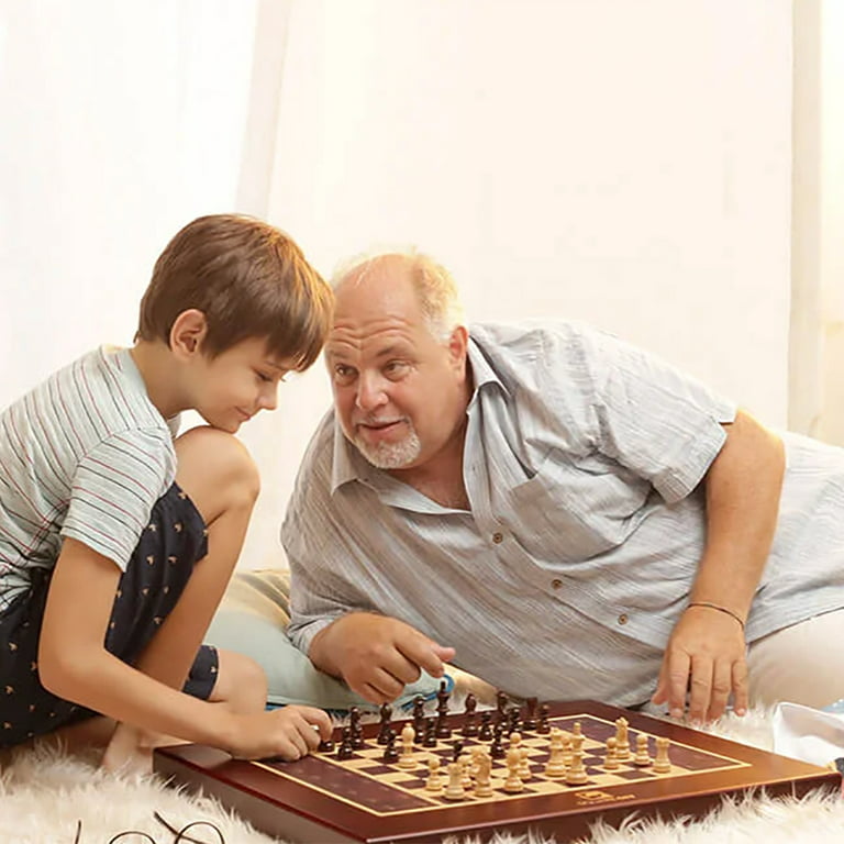 Square Off Pro - Tablero electrónico de ajedrez para adultos y niños, Alimentado por IA y digital, Juega contra IA o amigos, Tablero de ajedrez  portátil y enrollable