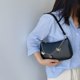 thumbnail image 4 of Bolsos de hombro con cadena de mariposa para mujer carteras pequeñas Ehuebsd informales de Color puro elegantes bolsos Hobo de cuero PU, 4 of 9