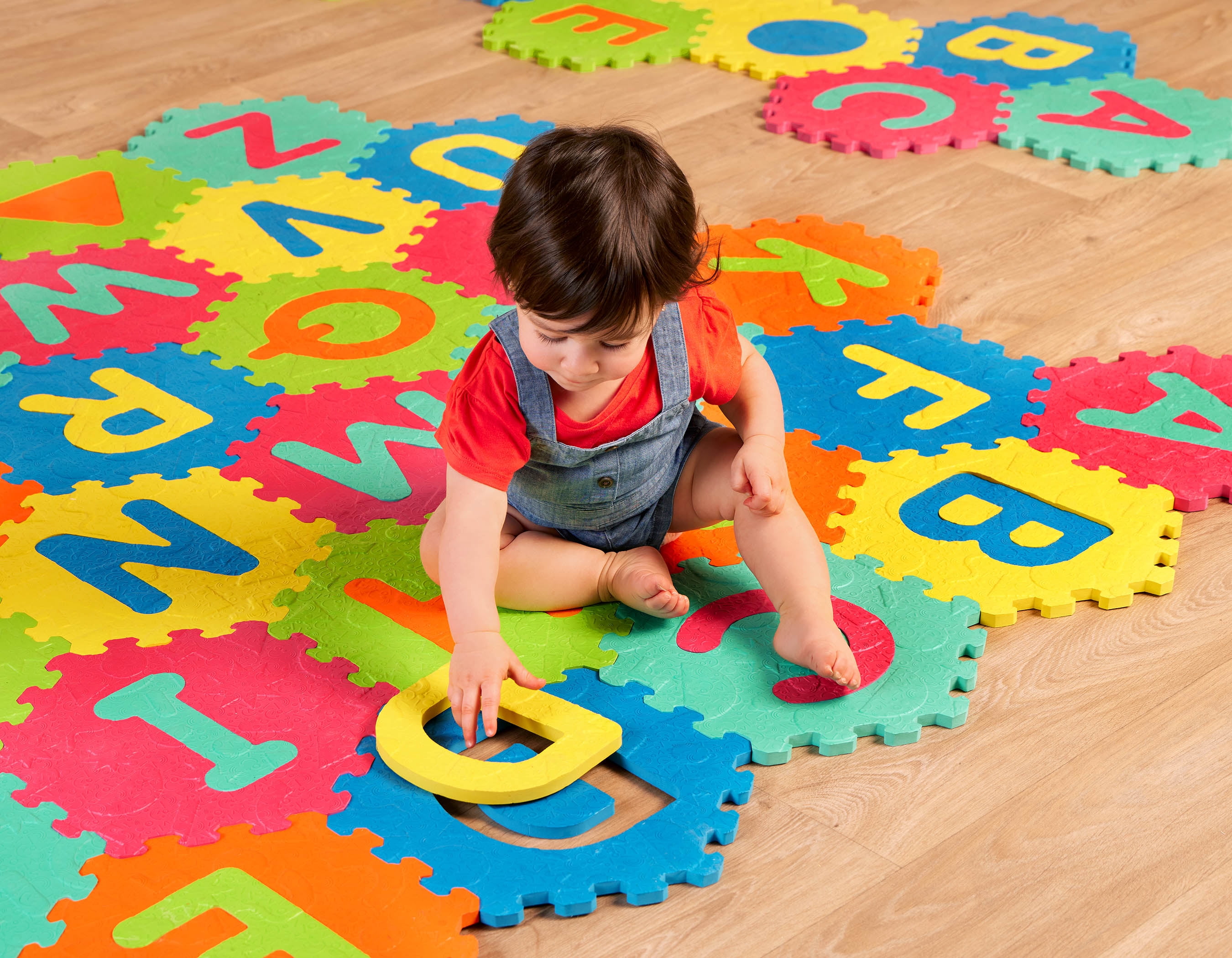 Battat Honeycomb ABCs Foam Play Mat with 30 Alphabet Tiles, Baby and Toddler Toys