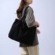 thumbnail image 4 of Bolsos de hombro de lona para mujer Bolso bandolera de gran capacidad Bolso sólido (Negro), 4 of 7