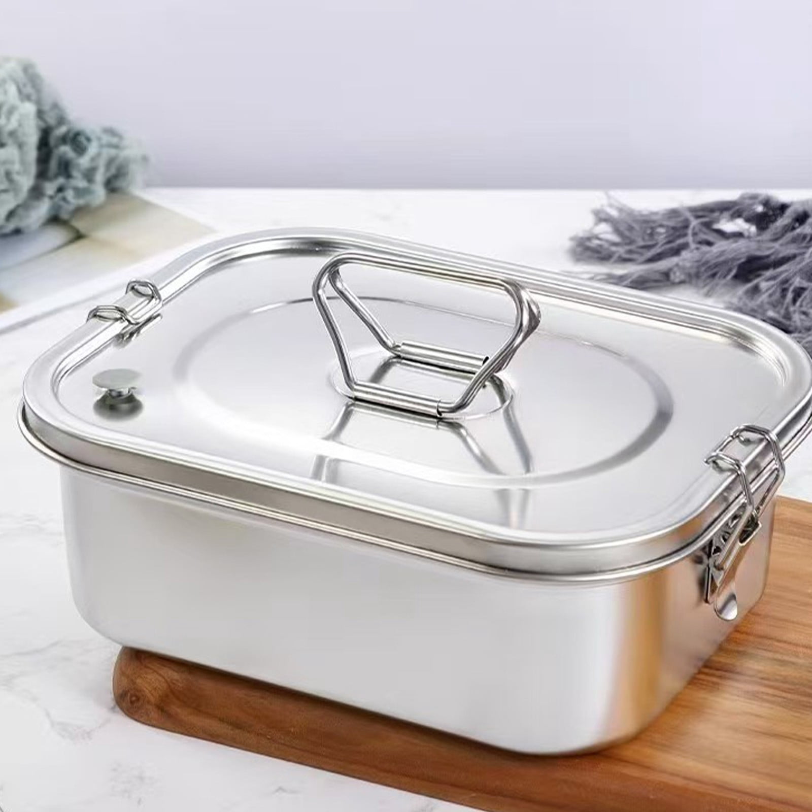 Large Capacity 304 Stainless Steel Food Container, Leak-Proof Divided Lunch Container with Secure Locks for Office Outdoor