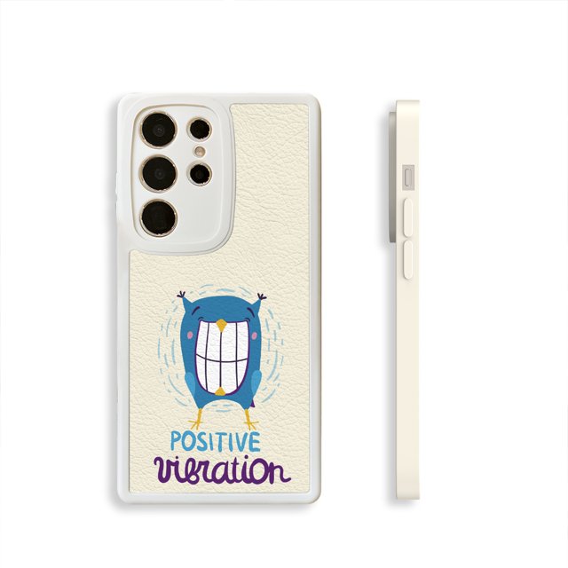 Muestra tu personalidad: divertido y caprichoso diseño de mascota de dibujos animados en una funda plateada para teléfono