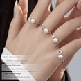 thumbnail image 2 of Anillo de plata con diamantes y perlas sintéticas, diseño de nicho para mujer, anillo de 26 letras, anillo de personalidad simple, 2 of 6