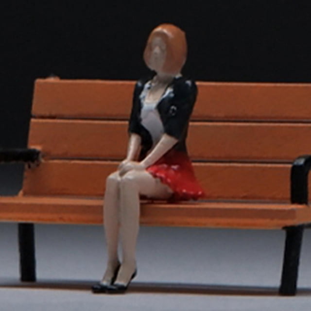 Banco Chica Figura S Escala 1:64 Baoblaze Diorama Paisaje Miniatura Jardín de hadas Modelo Tren Figura de mujer