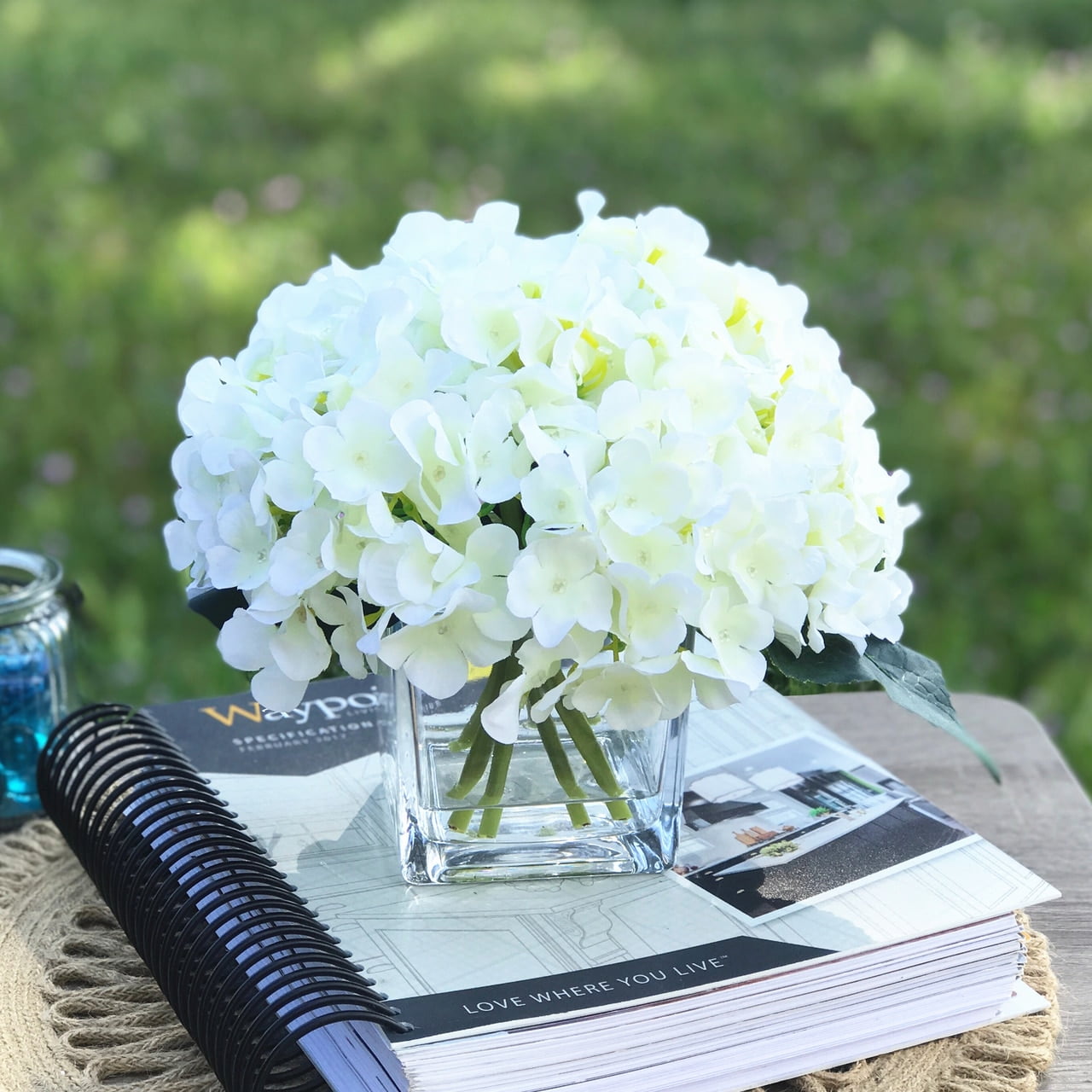 Enova Home 7 Steams Cream Hydrangea Silk Flower in Clear Glass Vase