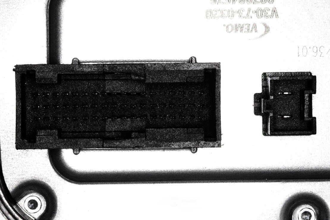 VEMO V30-73-0320 Control Unit, lights