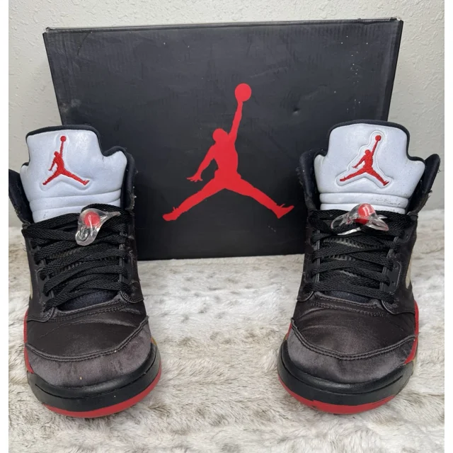 Ni - ke Ni - ke Air Jordan 5 Retro Satin Bred 136027-006 Men’s Size 9