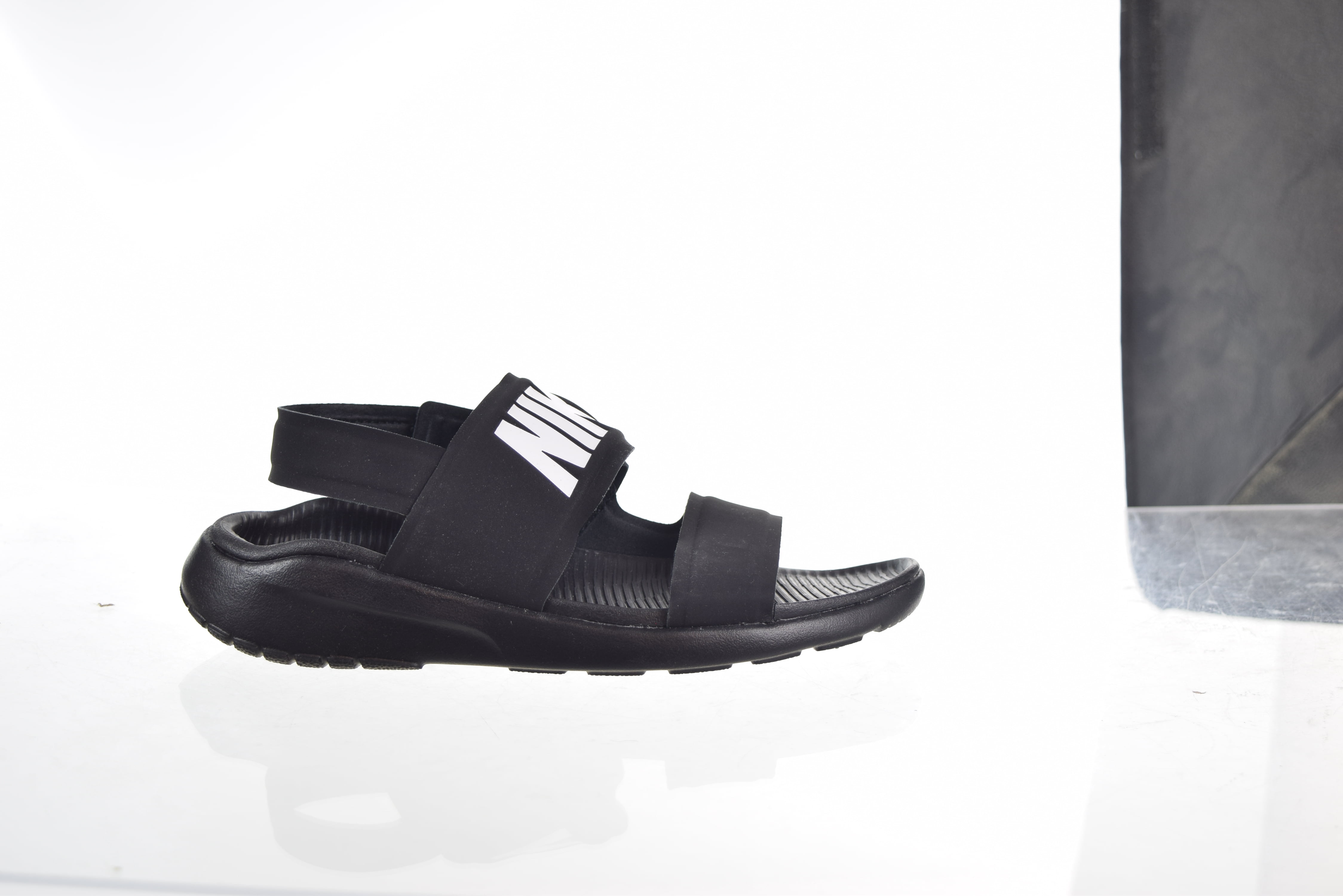 nike tanjun sandals cheap