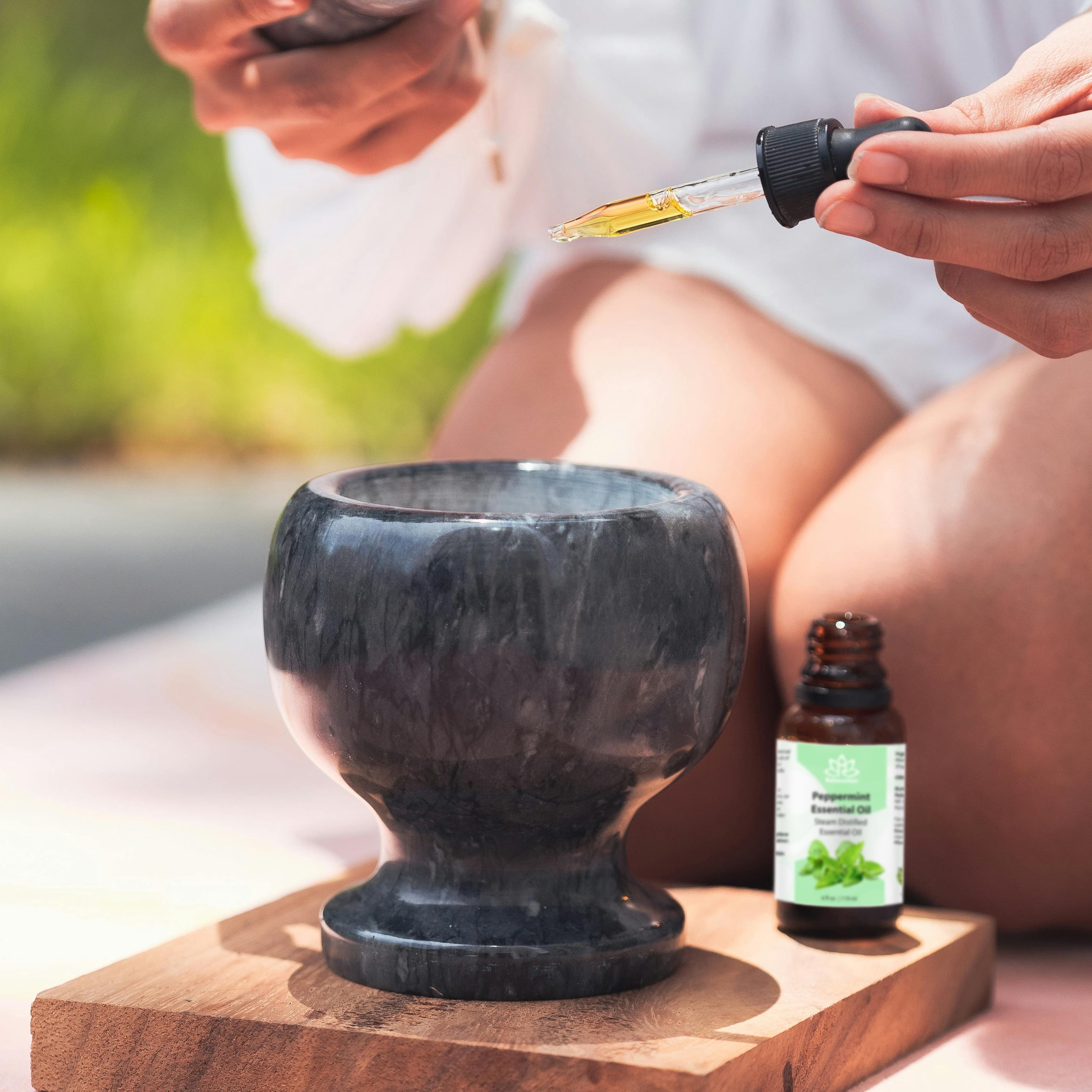 100% Pure Peppermint Essential Oil – Natural & Therapeutic Grade for Aromatherapy, Diffuser, Skin & Hair Care (4 fl.oz)