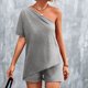 thumbnail image 5 of Moda para mujer Color sólido Verano 2 piezas Hombros inclinados irregulares Casual Sexy Tops Conjuntos de pantalones cortos Pompotops  ulkah937365, 5 of 7