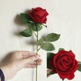 thumbnail image 3 of Elegante ramo de rosas artificiales Rosaceae, decoración para fiestas en casa. Rojo brillante, 3 of 8