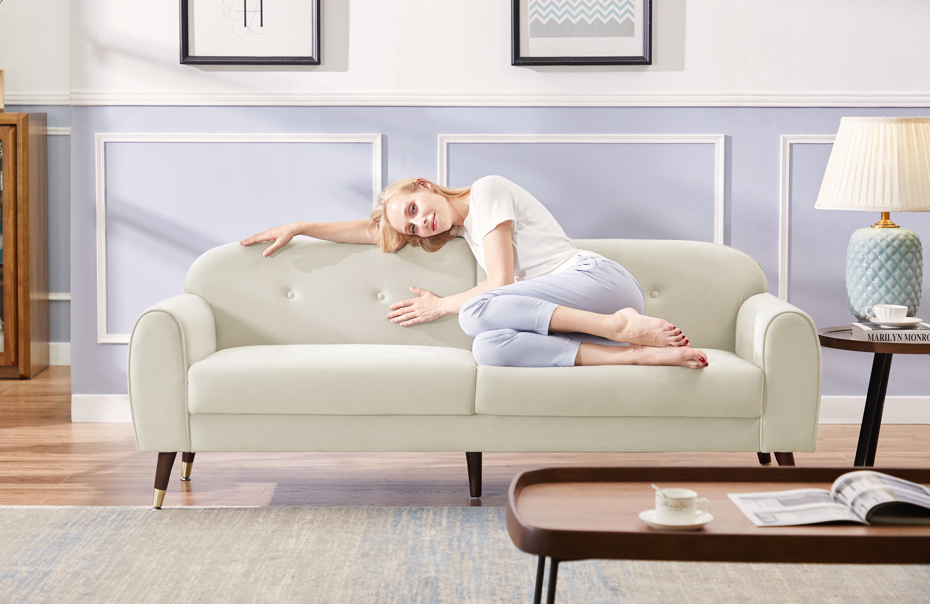 Gewnee 76" Velvet Modern Sofa with Curved Arch Back,Button Tufting and Tapered Wood Legs.Suitable for Living Rooms,Apartments.(Beige)