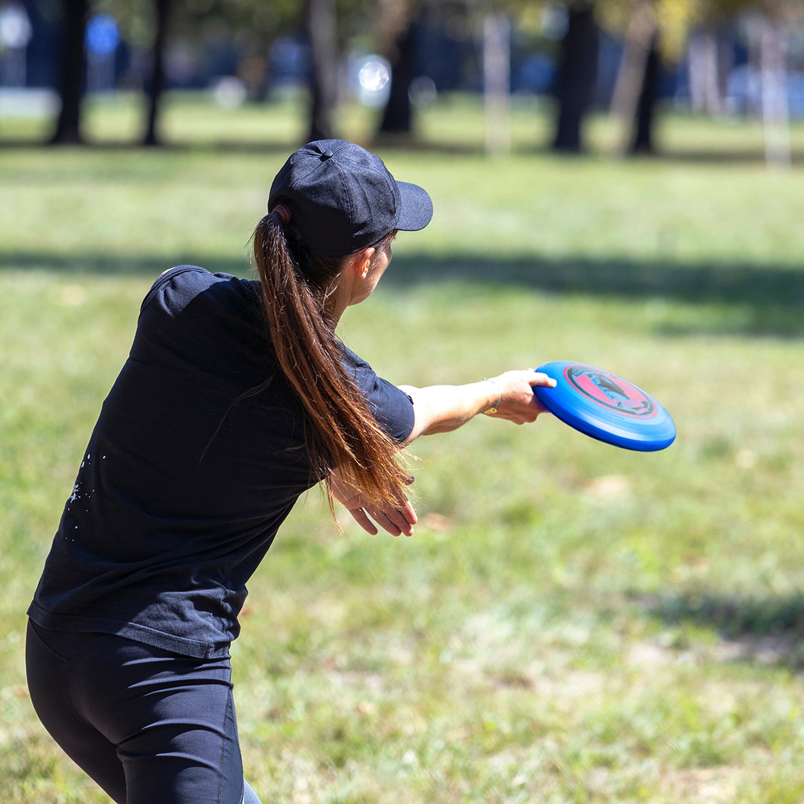 Wham-O Frisbee Heavyweight 200g, 11 Inch Long Distance and Durable Disc for Outdoor Activities, Stable Flying for Family Fun - 2 Pack