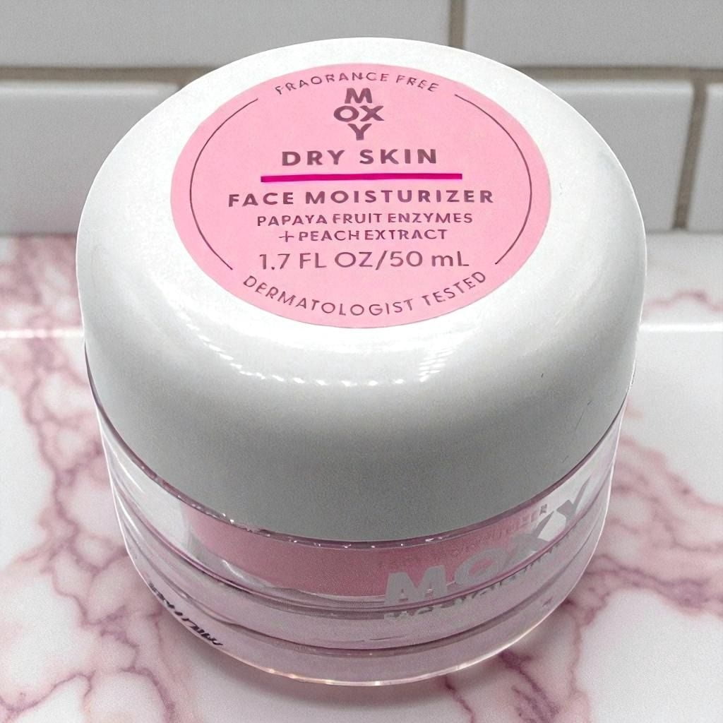 Bath and Body Works Moxy Dry Skin Face Moisturizer (1.7 FL OZ / 50