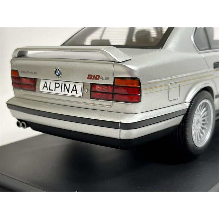 Modelcar Group 1:18 BMW Alpina B10 (E34) 4.6 grün metallic