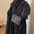 thumbnail image 4 of Bolsos populares de este año 2025, nuevos bolsos retro de invierno, bolsos cruzados de hombro de moda simples, bolsos cuadrados pequeños casuales, 4 of 5