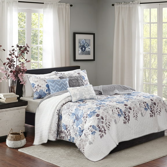 Madison Park Floral Full/Queen Adult Quilt Set with Decorative Pillows Blue
