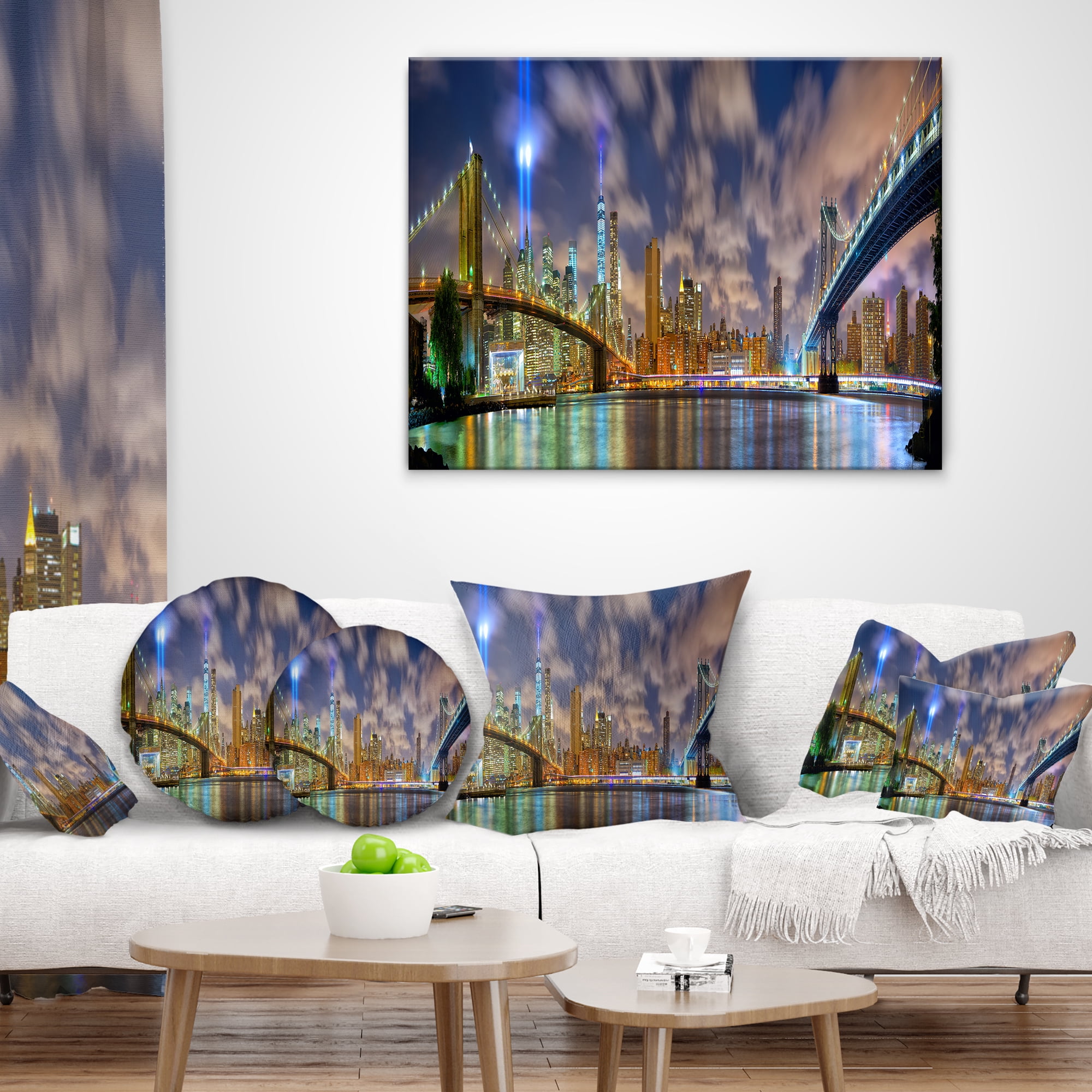 Designart Manhattan in Memory of September 11 - Cityscape Throw Pillow - 18x18