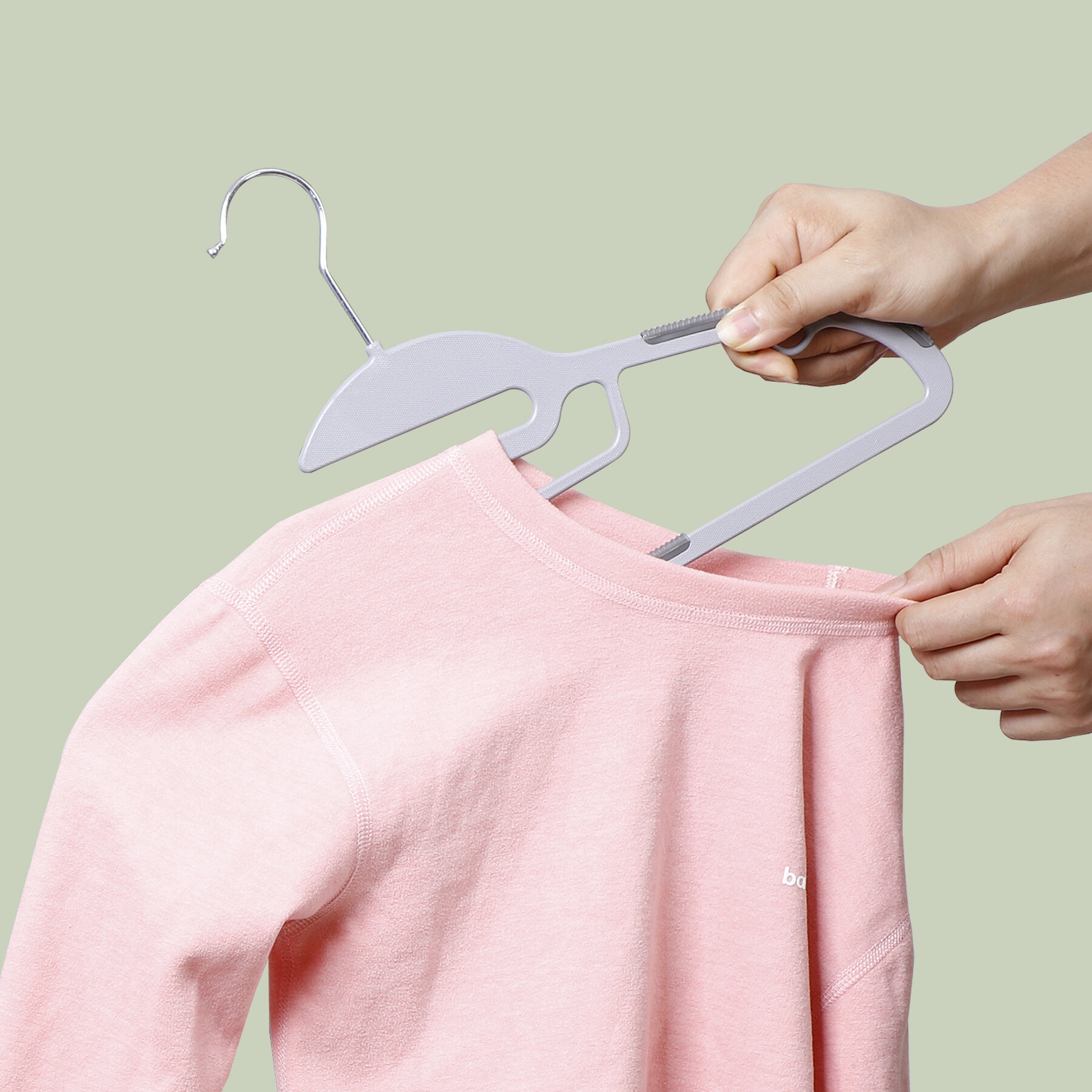 ZENY Heavy Duty Plastic Hangers 50 Pack with Non-Slip Design 360° Swivel Hook