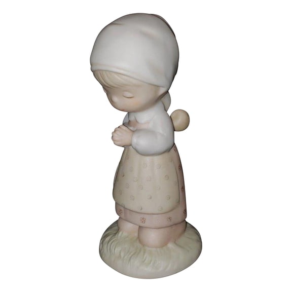 Precious Moments Figurine: E-7155 Thanking Him for You (5.5") qqq