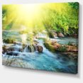 thumbnail image 2 of Cascade d'Eau sous un Soleil Brillant, 2 of 3