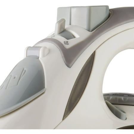 Brentwood Steam Iron With Retractable Cord - White