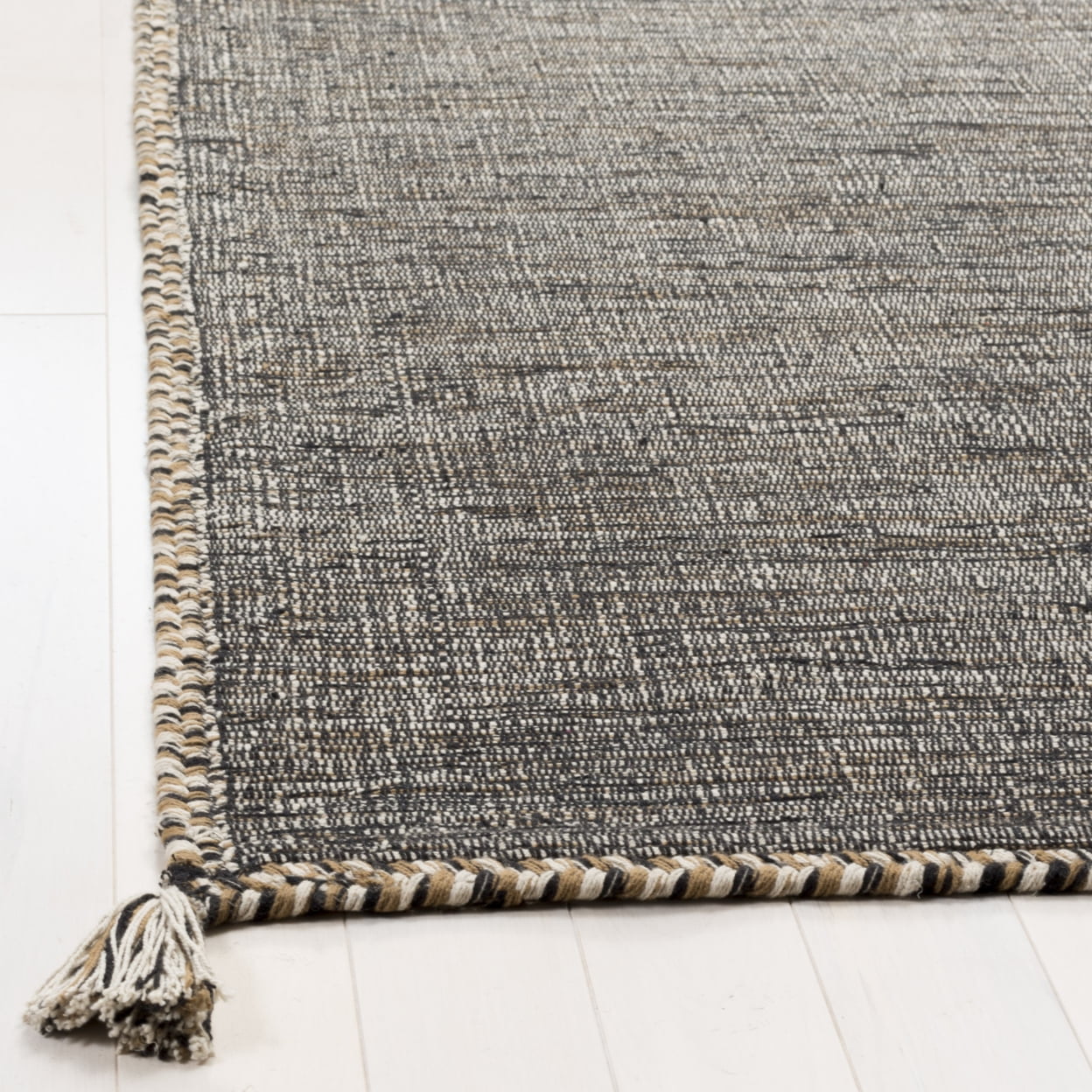 SAFAVIEH Montauk Bijar Jace Solid Soft Braided Cotton Runner Rug, Beige/Black, 2'3" x 7'