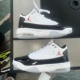 thumbnail image 2 of Size 6.5y Or 8 Women’s Jo r-dan Max Aura 2 White Gym Red, 2 of 6