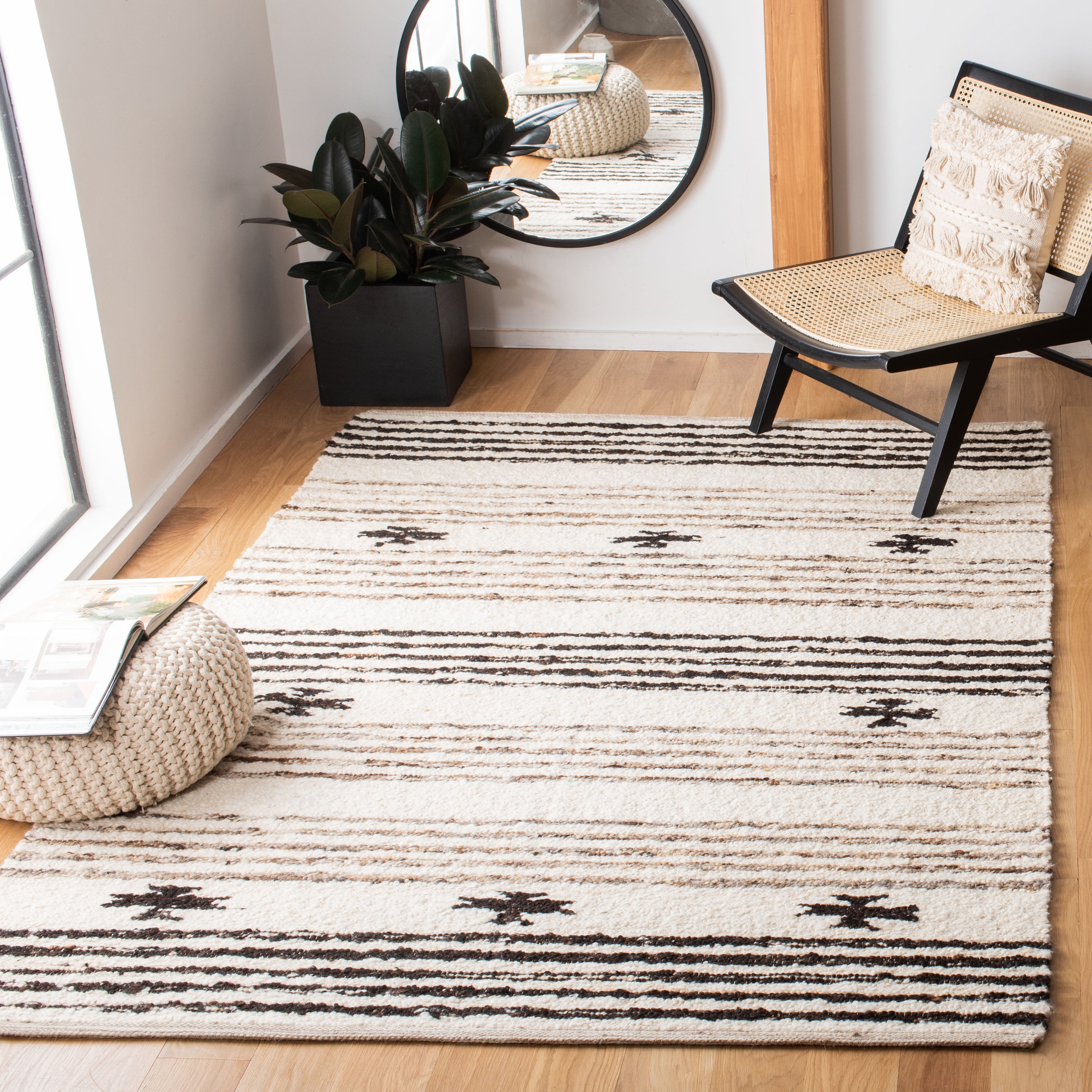 SAFAVIEH Natura Kyle Striped Area Rug, Black/Ivory, 2' x 3'