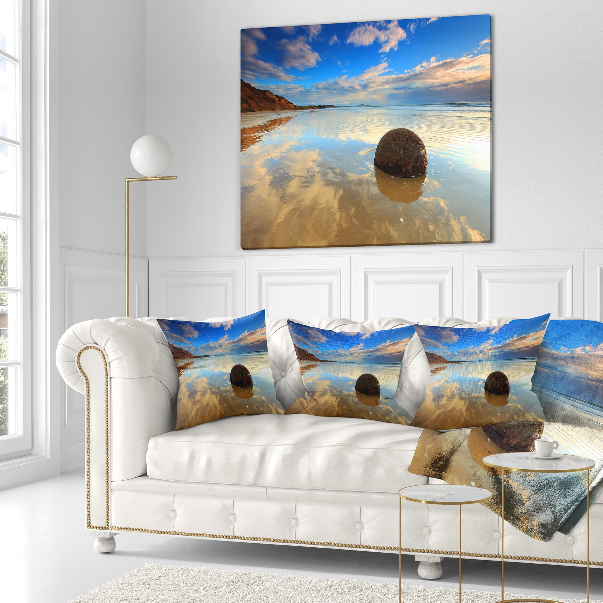 Designart Sunrise at Moeraki Boulders - Seashore Photo Throw Pillow - 18x18