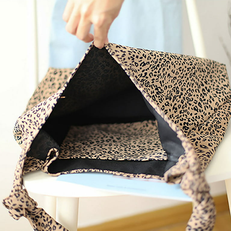 Melissa with the Mariella in metallic leopard. #hobobags