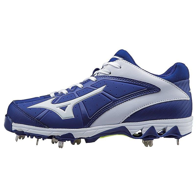 white mizuno softball cleats