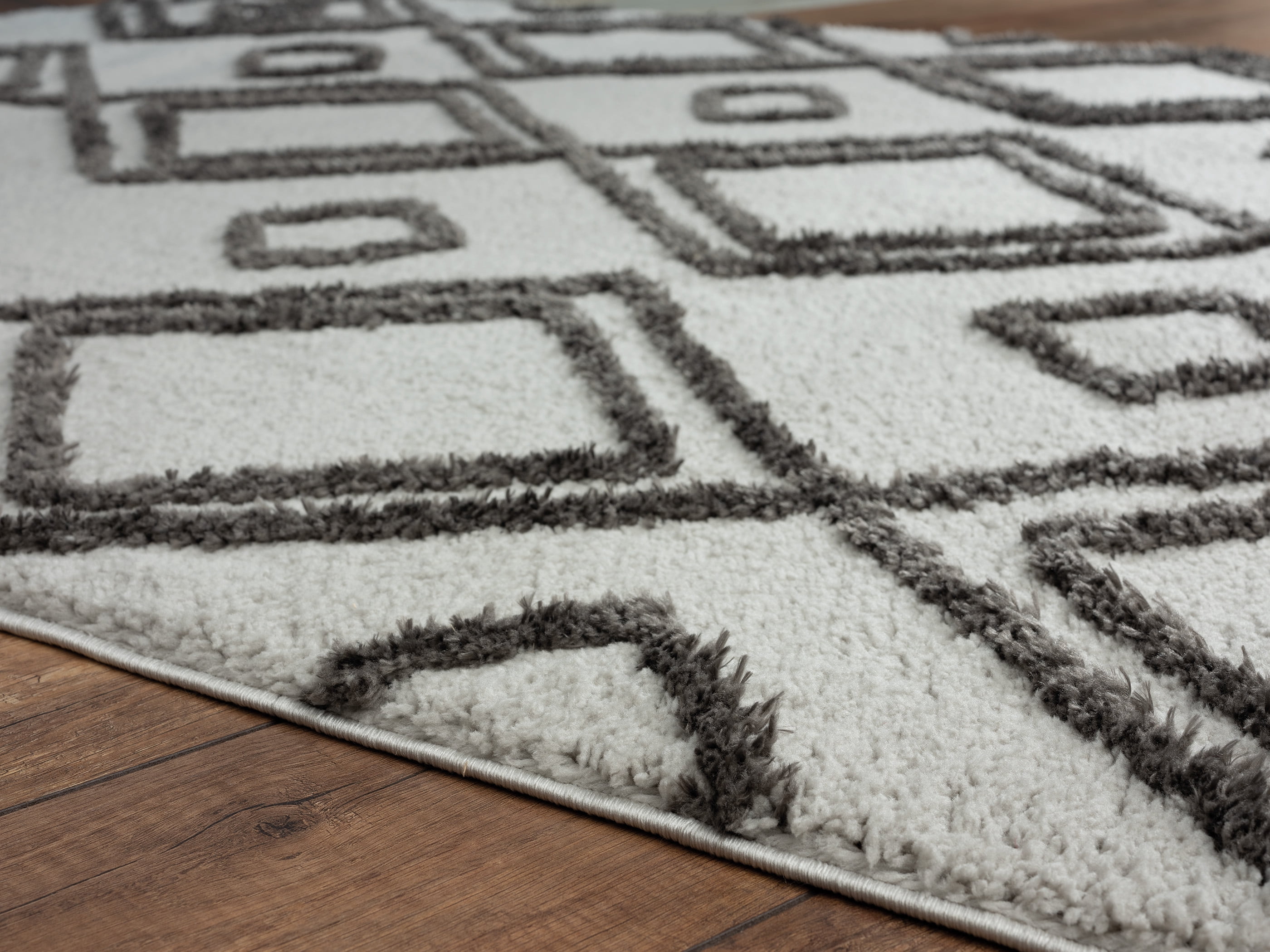 United Weavers of America Queensland Geometric, Modern Hand-Made Area Rug, 15' x 12.5'